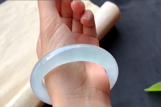 真翡翠和假翡翠区别