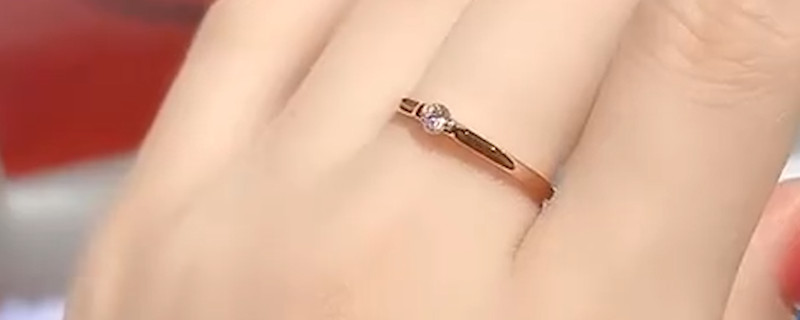 黄金素圈戒指的寓意和象征