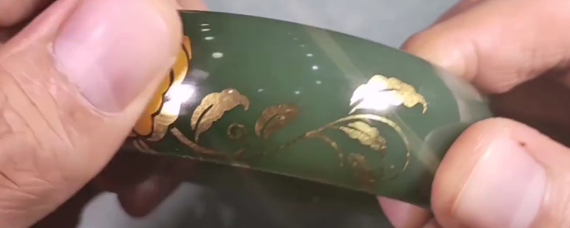 翡翠手镯怎么挑 翡翠手镯怎么看水头