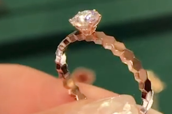 女人结婚戒指戴哪只手