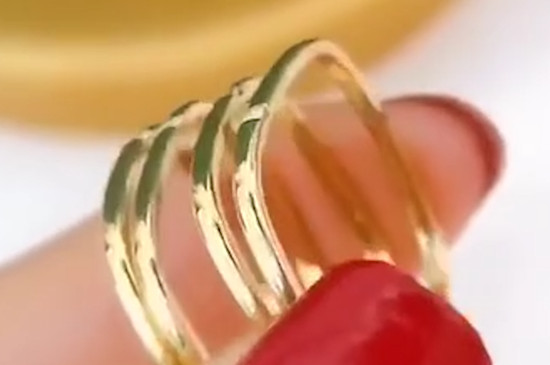 小方戒是黄金还是彩金