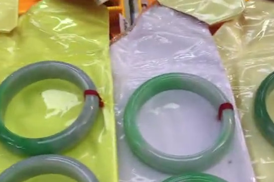 翡翠手镯怎么养才能透