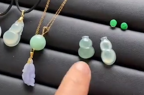 翡翠手镯怎么看种水