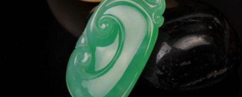 带翡翠的好处和坏处