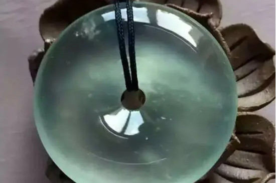 玻璃种翡翠和玻璃怎样区分