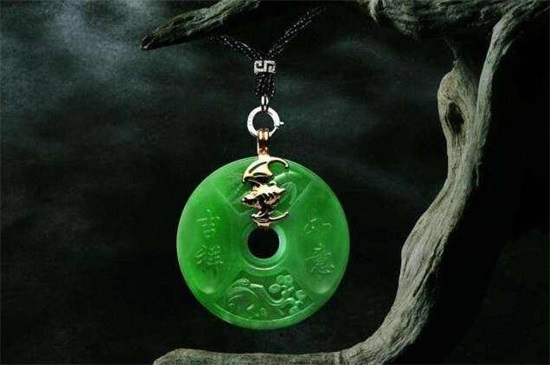 棉絮多的翡翠养人吗