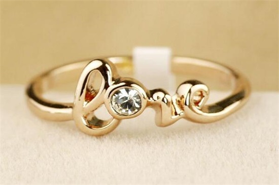 女生戴16号戒指正常吗