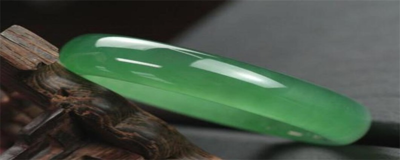 怎样挑选翡翠手镯