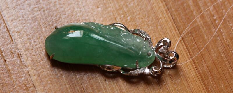 什么石头出翡翠