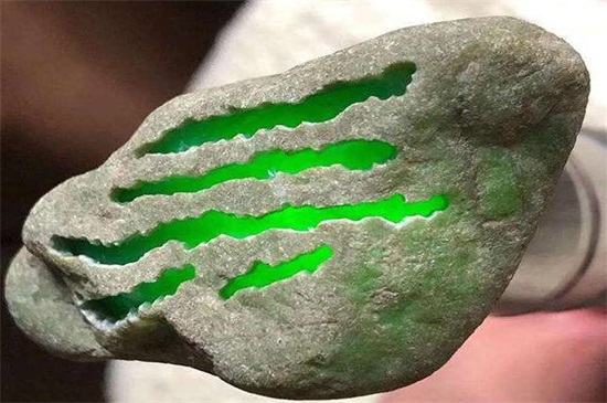 如何挑选翡翠原石