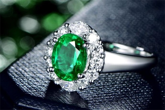 祖母绿和翡翠的区别