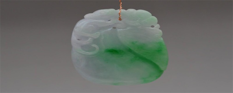 翡翠和玉哪个养人