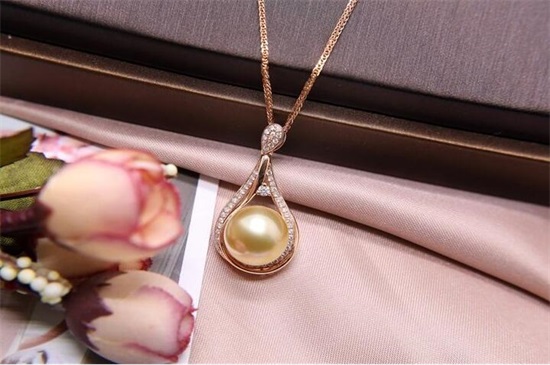 珍珠能洗澡的时候佩戴嘛