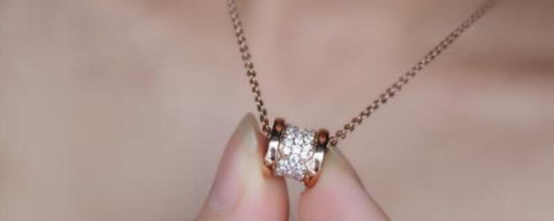 宝格丽小蛮腰的含义