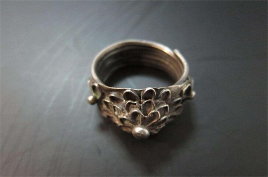 戒指松紧度怎样才叫合适