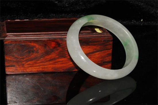 翡翠和玉石的区别在哪里