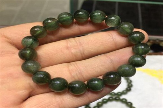 水晶手串的功效与禁忌