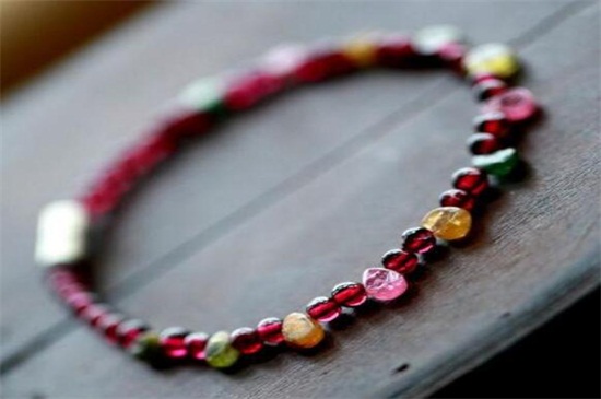 石榴石对女人的好处