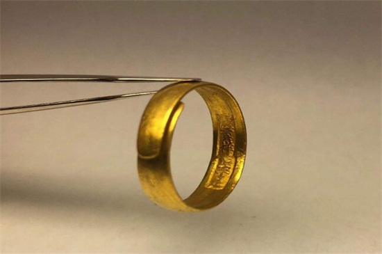 黄金首饰的清洗方法