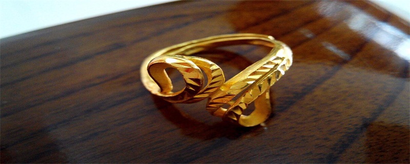 黄金戒指黑了脏了怎么清洗