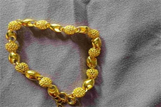 黄金手链睡觉要摘下来吗