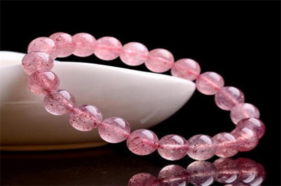 草莓晶是什么材质