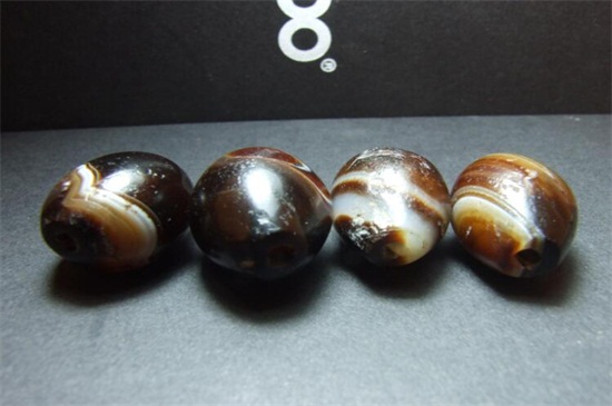 缠丝玛瑙的产地在哪里