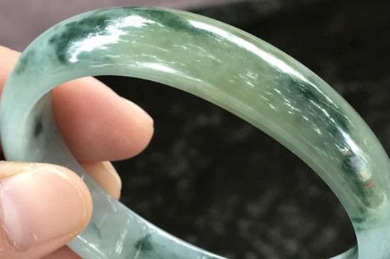 危料和缅甸翡翠的区别