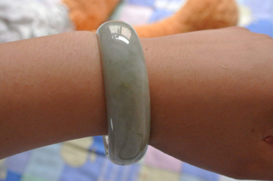 人工合成玉手镯对人体有害吗