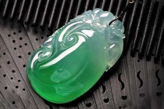 祖母绿与翡翠区别