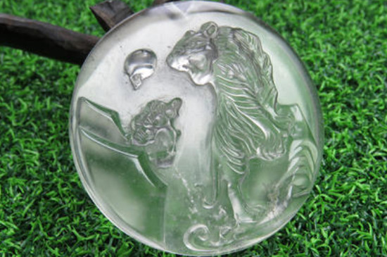 水沫玉和翡翠的区别