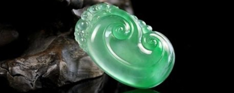 水沫玉和翡翠的区别