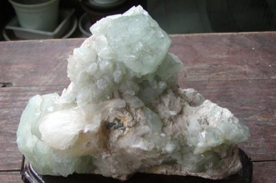 鱼眼石是什么水晶