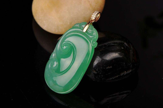 翡翠和黄金可以一起带吗