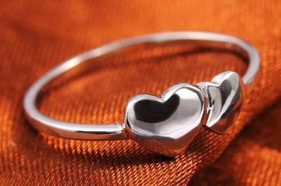 银饰佩戴的注意事项