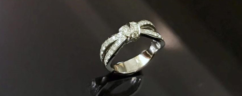 女生怎么戴戒指