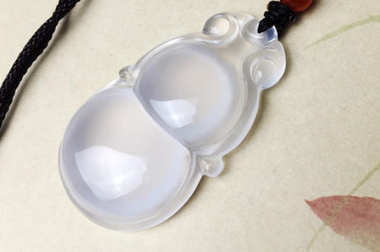 玉髓和翡翠哪个好