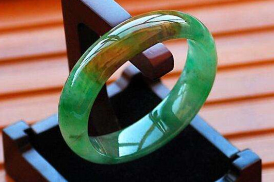 天然翡翠的作用与功效