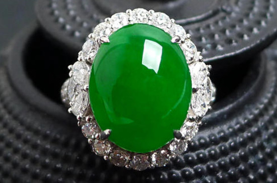 如何自己鉴定翡翠是不是A货