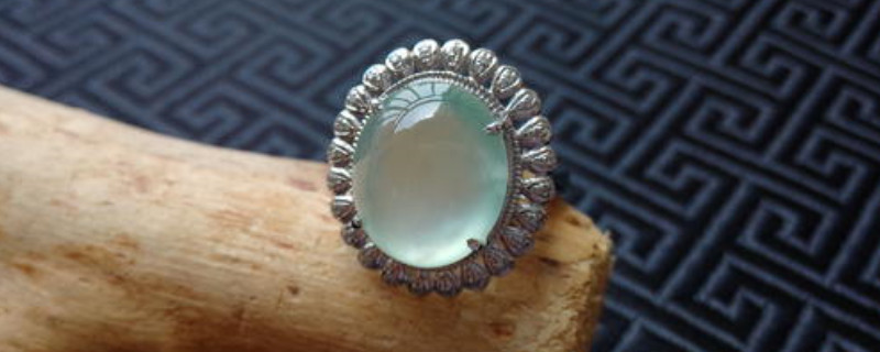 高冰种是翡翠吗