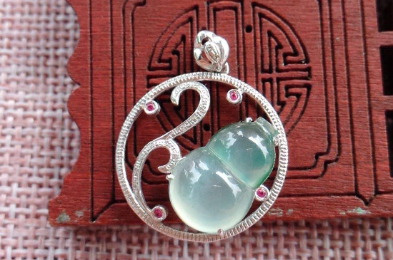 翡翠的特点和优势