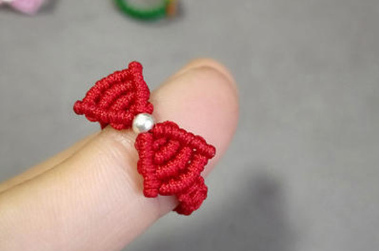 蝴蝶结戒指编法