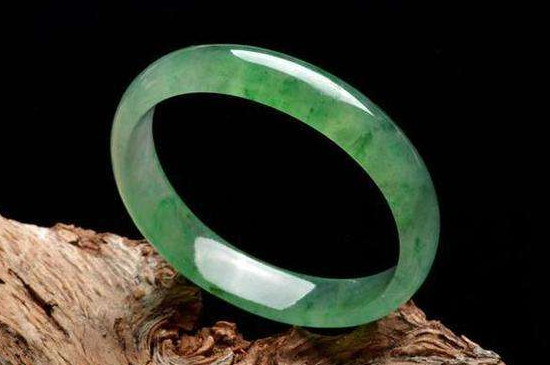 玉镯子戴久了会有什么变化