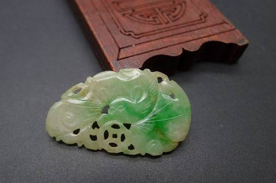 翡翠成品怎么辨别