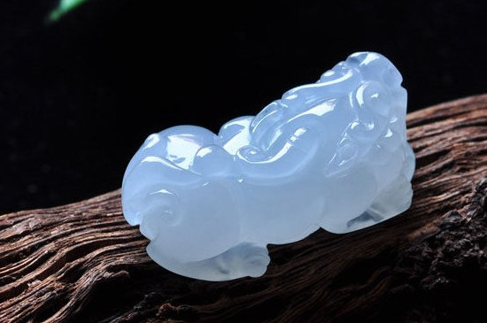 翡翠打光怎么看真假