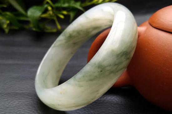 天山冰翠手镯功效