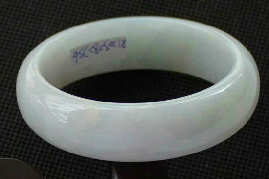 翡翠里的棉线是怎么形成的