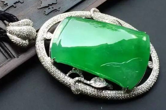 真的翡翠和假翡翠怎么辨别