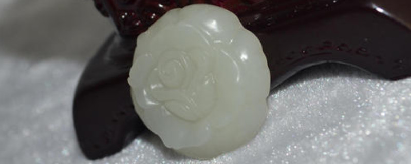 青白玉是什么玉