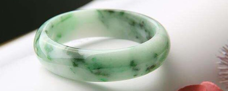 哪种人不适合戴翡翠